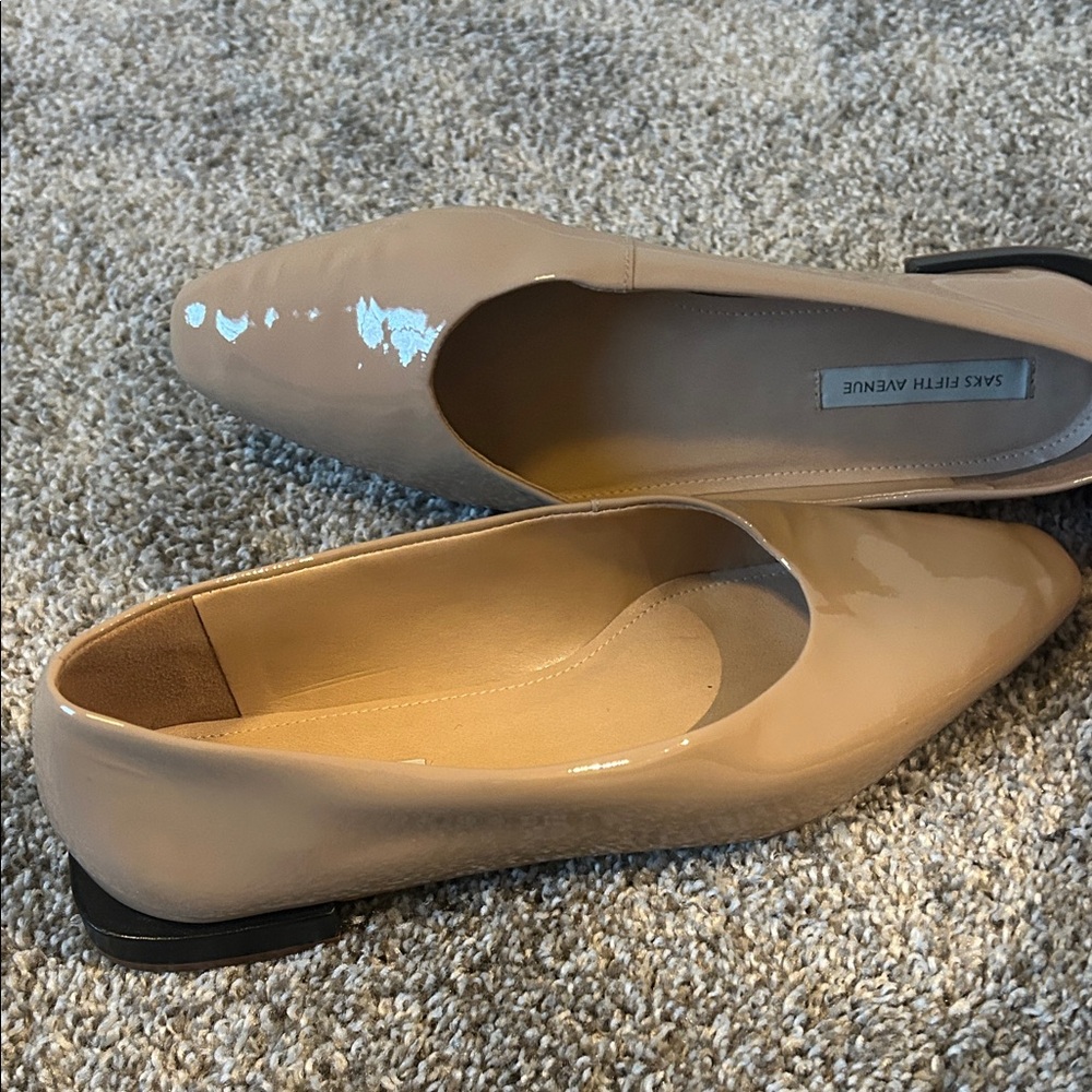 Saks Fifth Avenue Women's Beige Patent Flats - Like New!